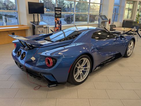 Used 2022 Ford GT image 4
