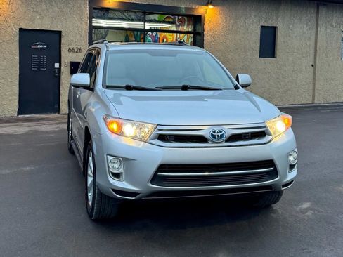 Used 2013 Toyota Highlander Limited image 3