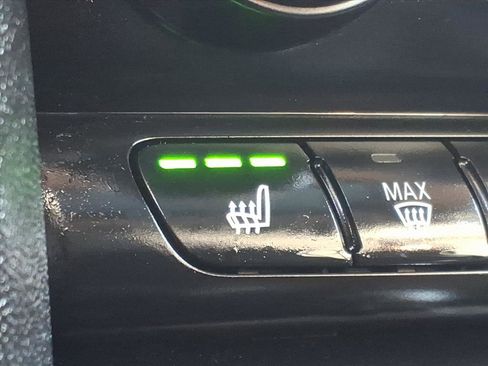 Used 2016 MINI Cooper 4-Door Hardtop image 9