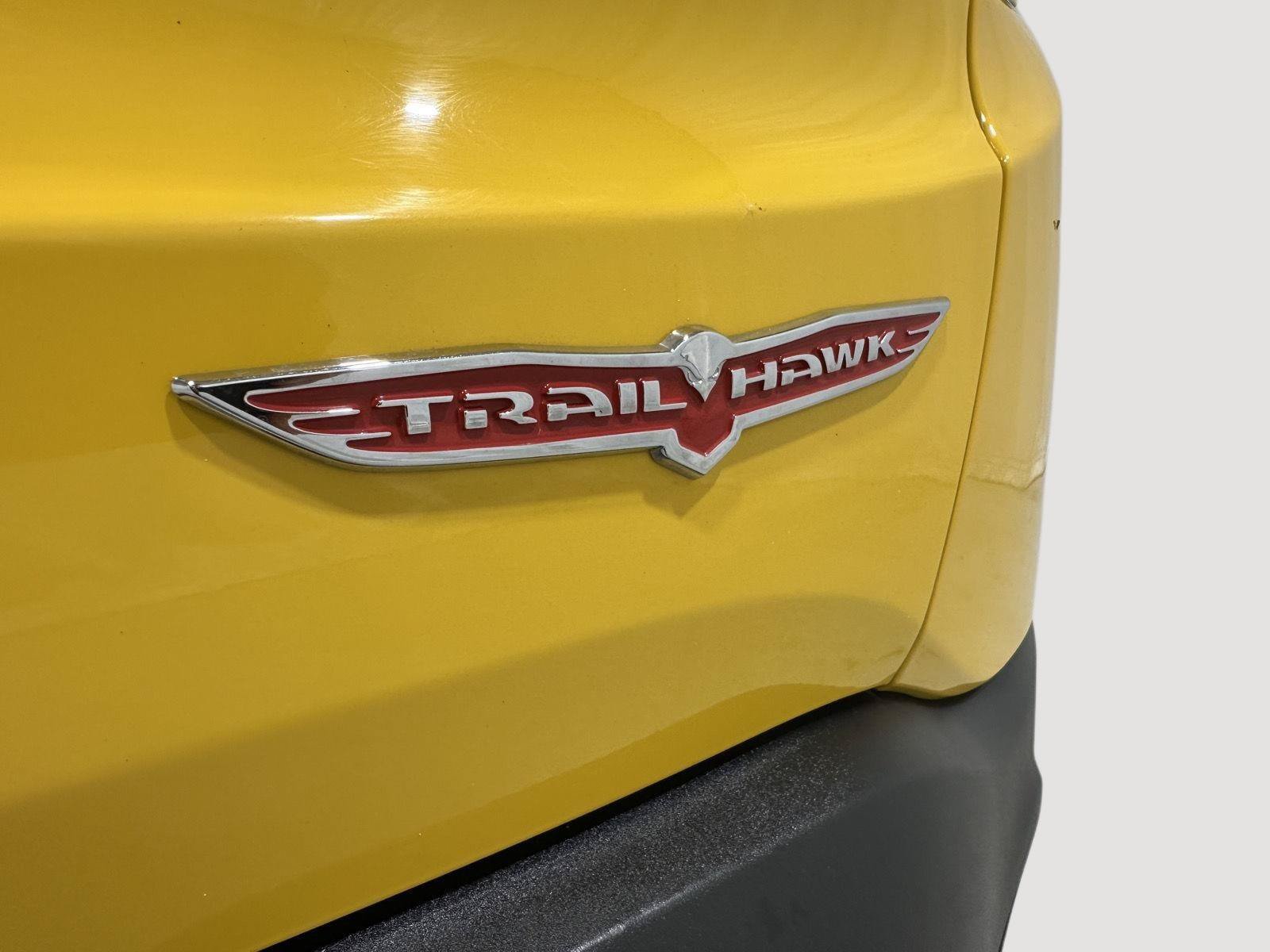 Used 2016 Jeep Renegade Trailhawk AWD/4WD image 29