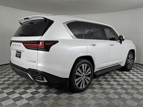 New 2026 Lexus LX 700h Luxury image 4