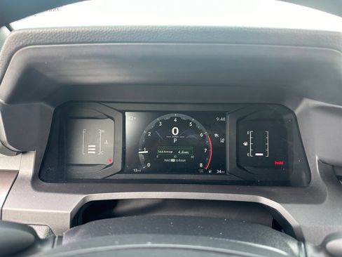 Certified 2025 Toyota Tacoma SR5 AWD/4WD image 18