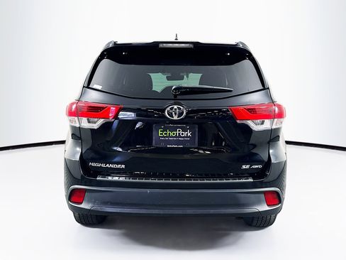 Used 2017 Toyota Highlander SE AWD/4WD image 7