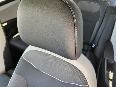 New 2026 Volkswagen Taos SE AWD/4WD image 6