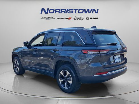Used 2023 Jeep Grand Cherokee 4WD 4xe image 4