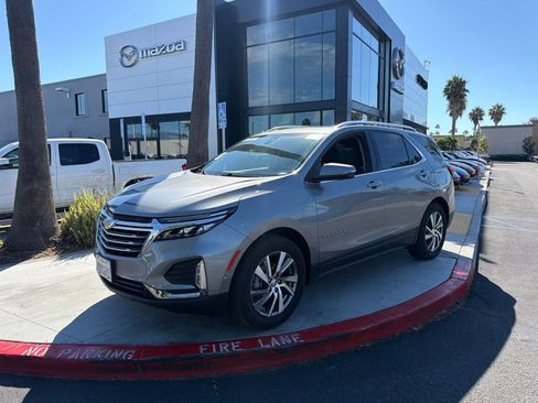 Used 2023 Chevrolet Equinox Premier FWD image 4