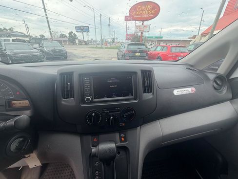Used 2020 Nissan NV200 S FWD image 16