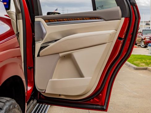 Used 2025 Cadillac Escalade Sport Platinum w/ LPO, Floor Liner Package image 42