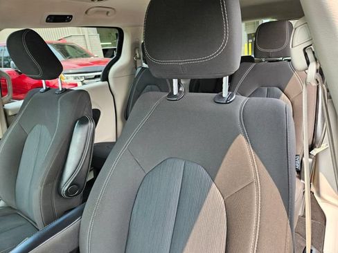Used 2023 Chrysler Voyager LX FWD image 24