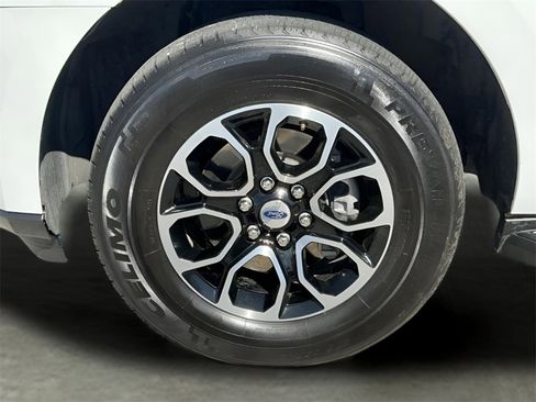 Certified 2024 Ford Expedition XLT image 23