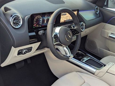 New 2025 Mercedes-Benz GLA 250 image 3