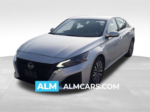 Used 2023 Nissan Altima 2.5 SV FWD image 1