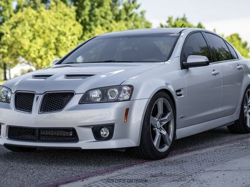 Used 2009 Pontiac G8 GXP RWD image 14