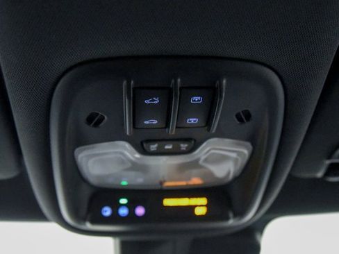 Used 2023 Chevrolet TrailBlazer RS w/ Sun and Liftgate Package image 30