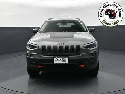 Used 2019 Jeep Cherokee Trailhawk w/ Cold Weather Group AWD/4WD image 5