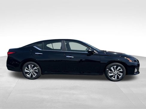 New 2025 Nissan Altima 2.5 S image 4