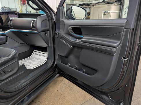 New 2026 Ford Expedition Max Platinum AWD/4WD image 4