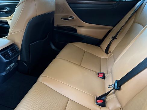 Certified 2025 Lexus ES 350 w/ Premium Package FWD image 15