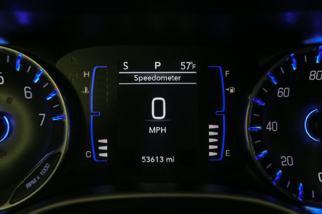 Used 2022 Chrysler Voyager LX FWD image 31