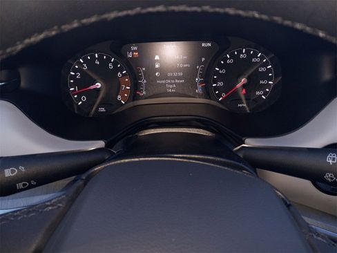 Used 2025 Jeep Compass Limited image 11