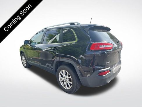 Used 2018 Jeep Cherokee Latitude Plus AWD/4WD image 8