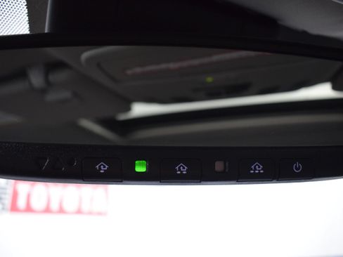 Used 2022 Toyota Sienna XLE FWD image 20