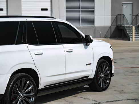 Used 2025 Cadillac Escalade V w/ LPO, Floor Liner Package image 15