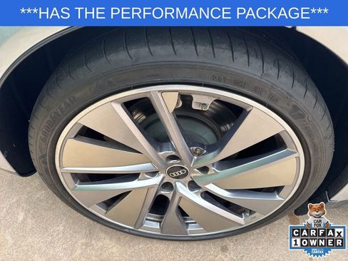 Used 2022 Audi e-tron GT Premium Plus image 32