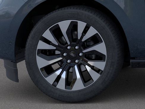 New 2025 Ford Expedition Max Platinum w/ Driver's Package image 19