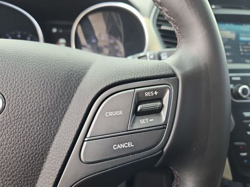 Used 2017 Hyundai Santa Fe Sport FWD image 23