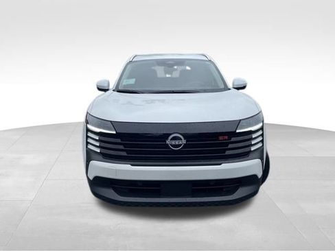 New 2025 Nissan Kicks SR FWD image 3