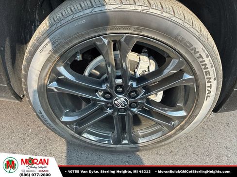 Used 2025 Buick Enclave Sport Touring w/ Power Package FWD image 4