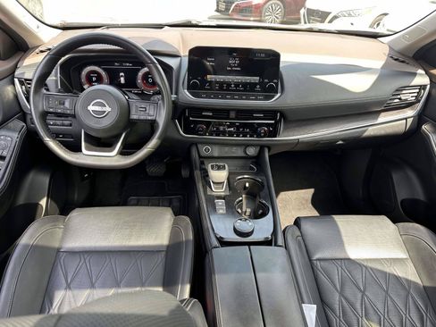 Certified 2023 Nissan Rogue Platinum w/ Platinum Premium Package AWD/4WD image 18