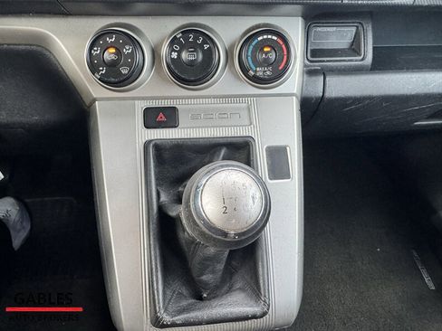 Used 2009 Scion xB FWD image 21