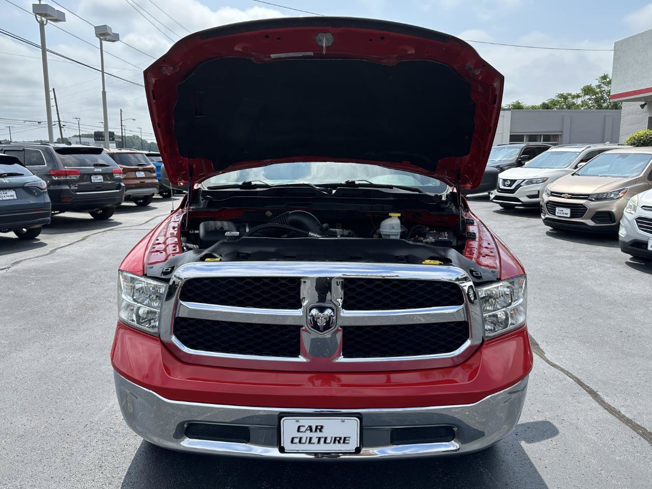 Used 2020 RAM 1500 Classic SLT AWD/4WD image 18