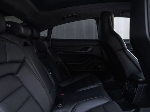 Used 2021 Porsche Taycan Turbo S image 22