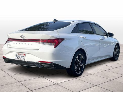 Used 2021 Hyundai Elantra SEL w/ Convenience + Premium Package image 15