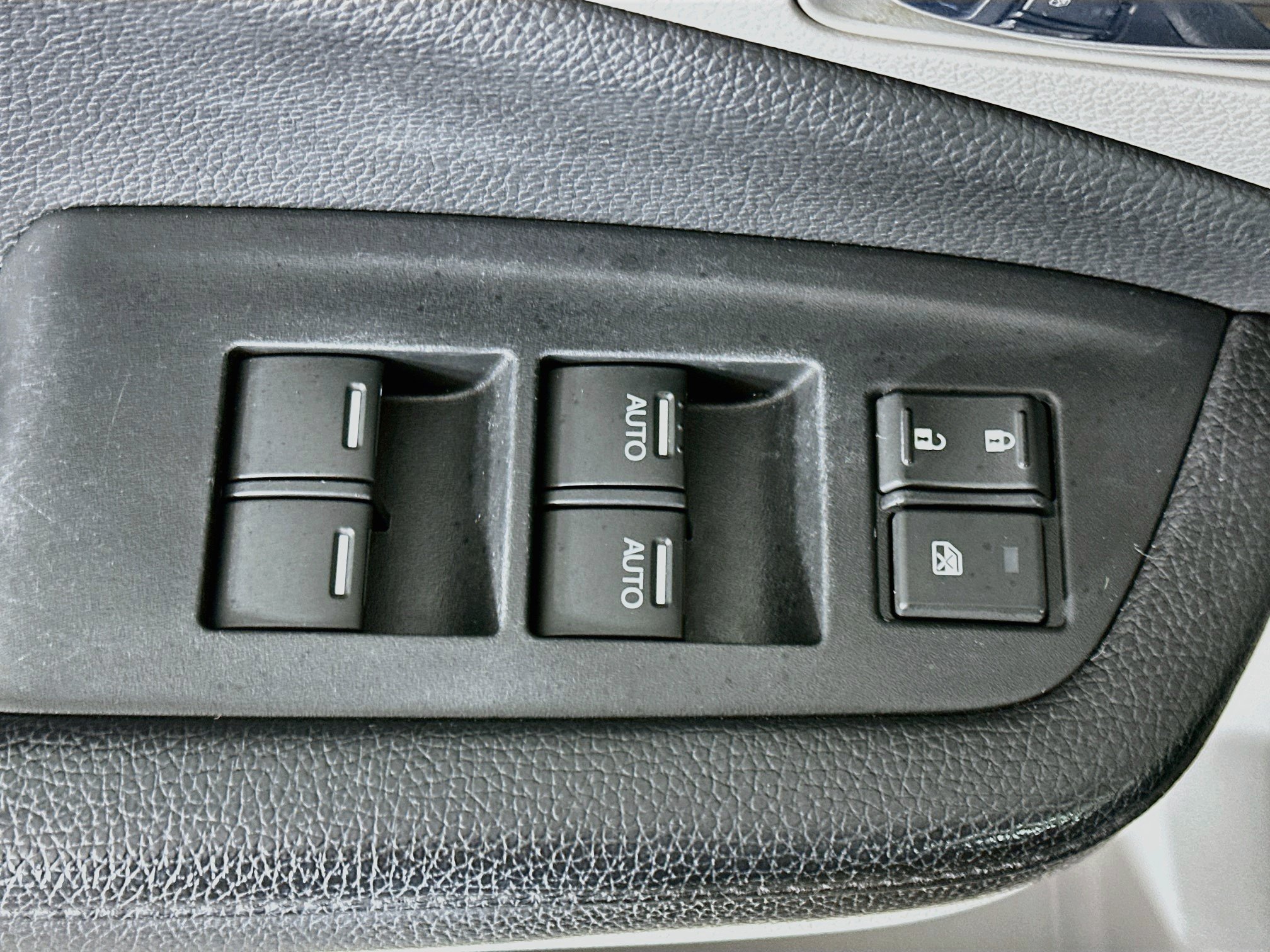 Used 2016 Honda Pilot Touring image 15