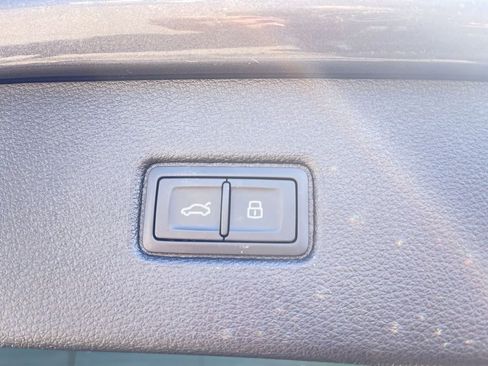 Used 2025 Audi Q7 3.0T Premium Plus image 15