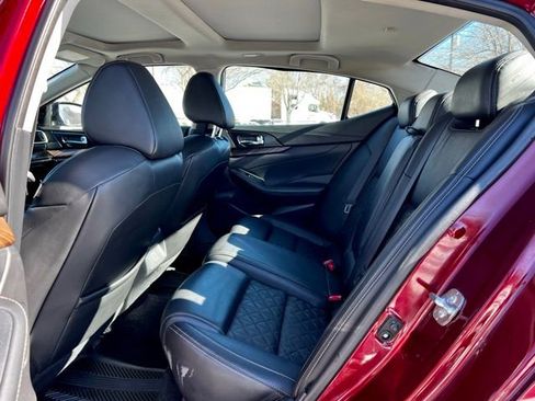 Used 2018 Nissan Maxima Platinum image 14