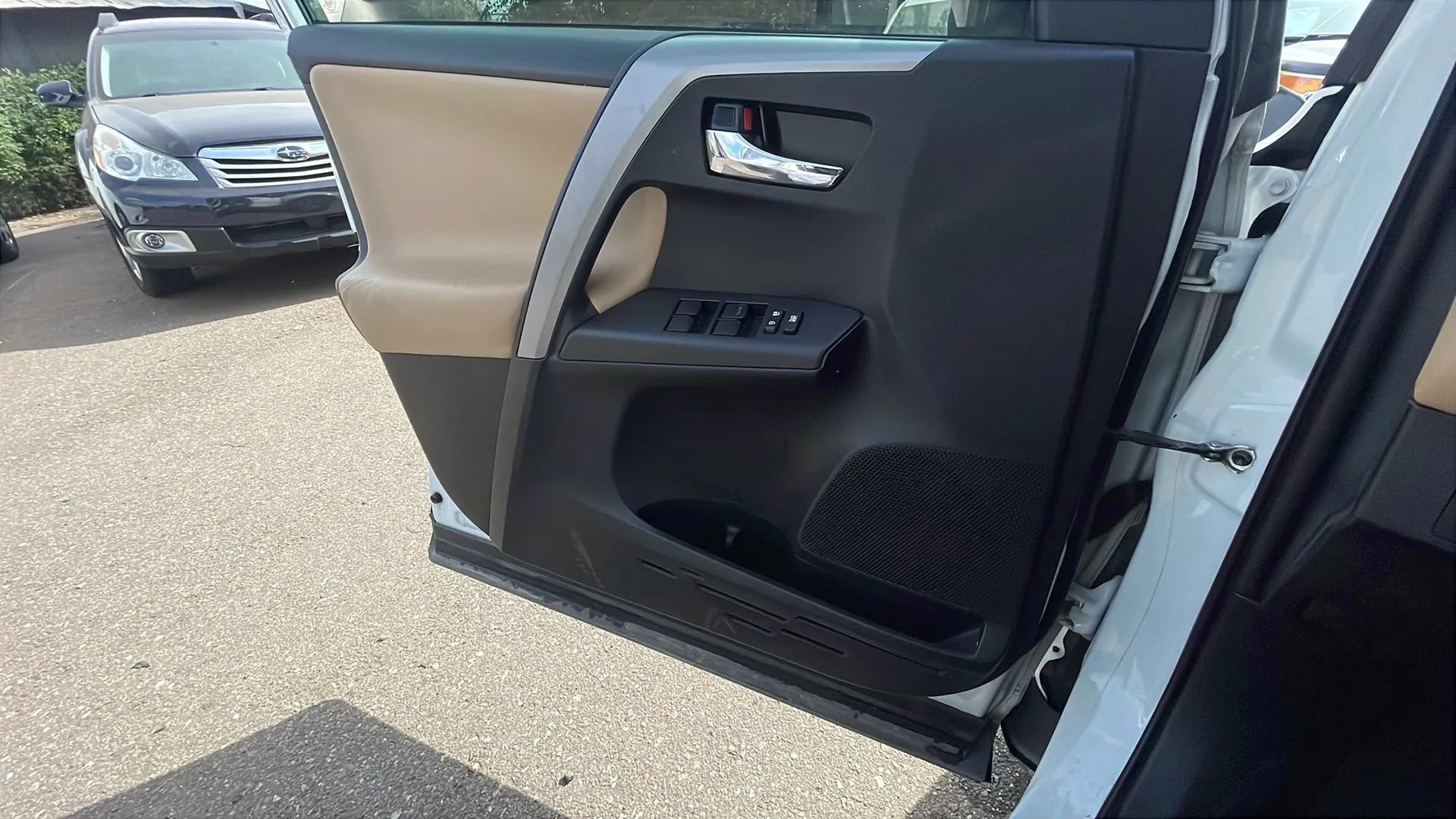 Used 2016 Toyota RAV4 XLE AWD/4WD image 15