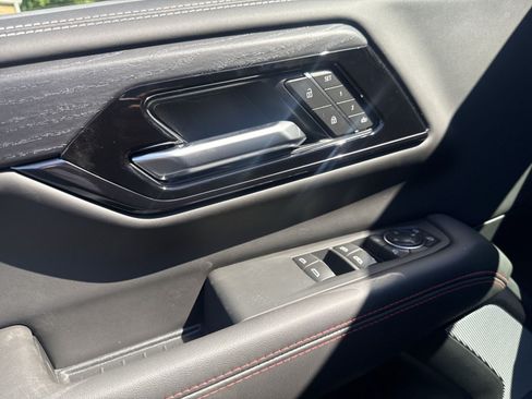 New 2026 GMC Yukon XL AT4 Ultimate AWD/4WD image 12