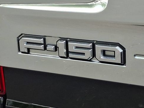 Certified 2022 Ford F150 Platinum w/ Equipment Group 701A High AWD/4WD image 38