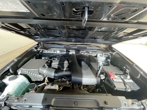 Certified 2023 Toyota Tacoma TRD Off-Road AWD/4WD image 25