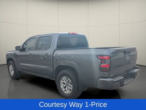Used 2024 Nissan Frontier SV RWD image 6