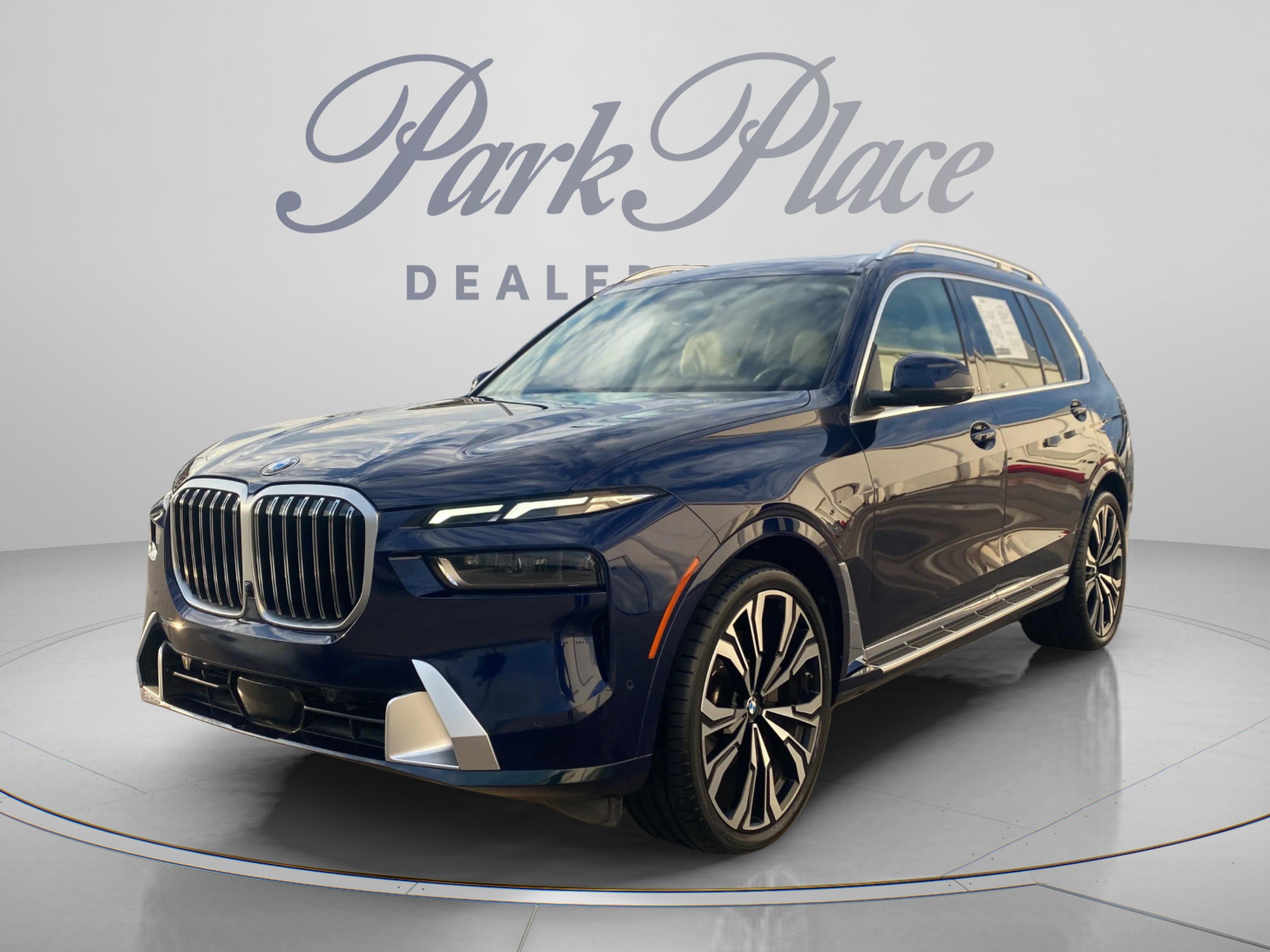 Used 2024 BMW X7 xDrive40i w/ Premium Package AWD/4WD image 1