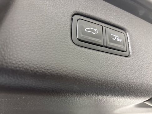 Used 2023 Kia Carnival SX Prestige image 30