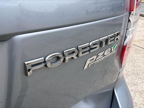 Used 2015 Subaru Forester 2.5i Premium image 9