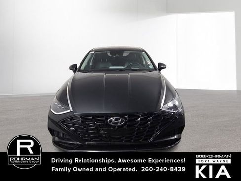 Used 2021 Hyundai Sonata Limited w/ Winter Weather Package image 3