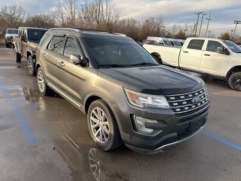 Used 2016 Ford Explorer Limited image 16